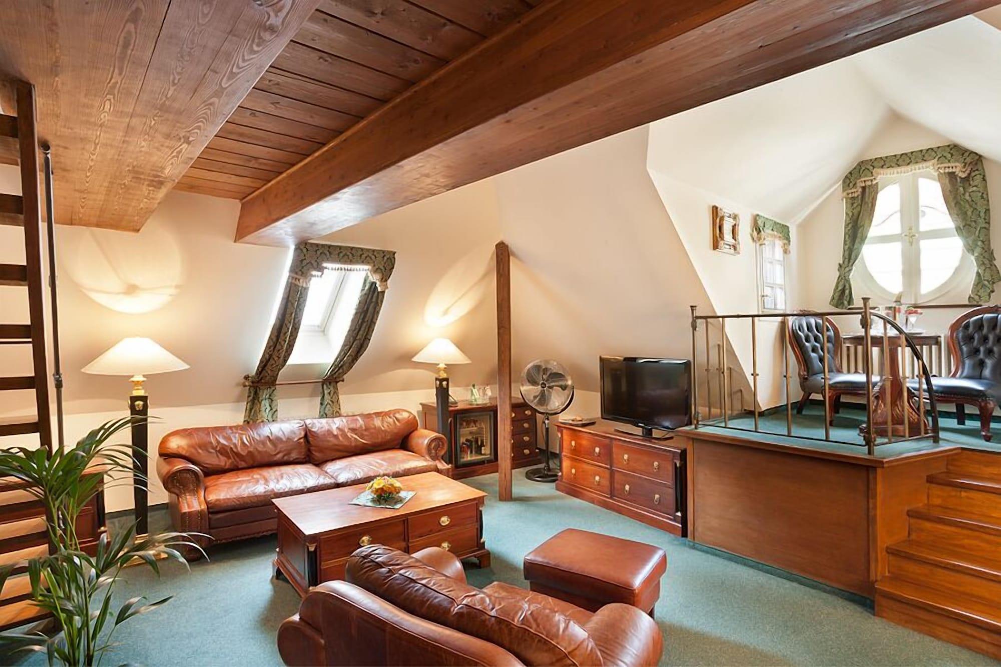 Hotel U Zlatého Stromu