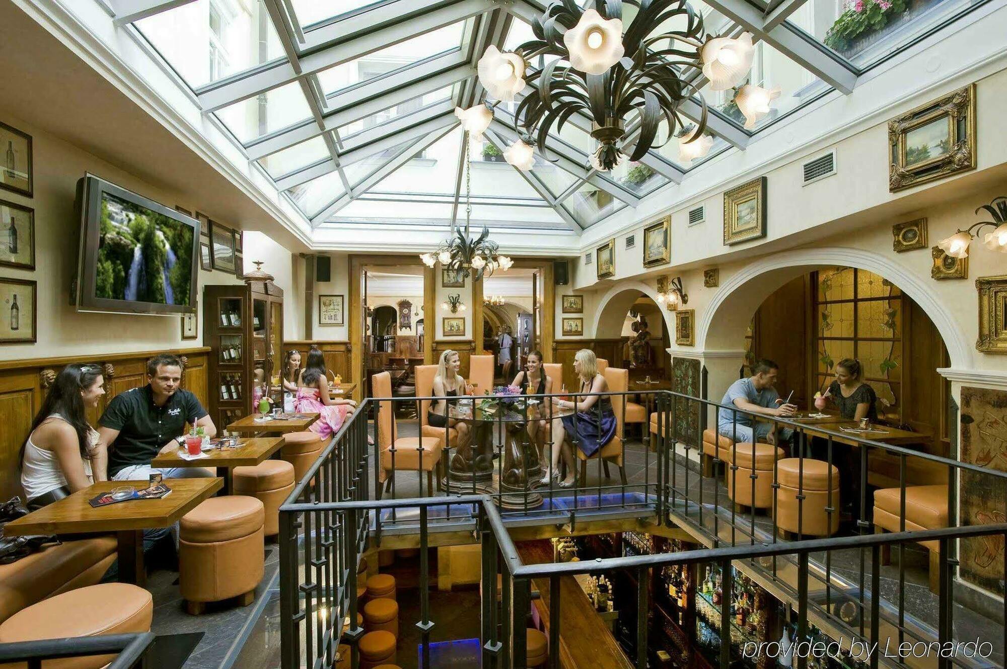 U Zlatého Stromu Hotel